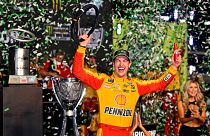 Joey Logano é o novo campeão no NASCAR