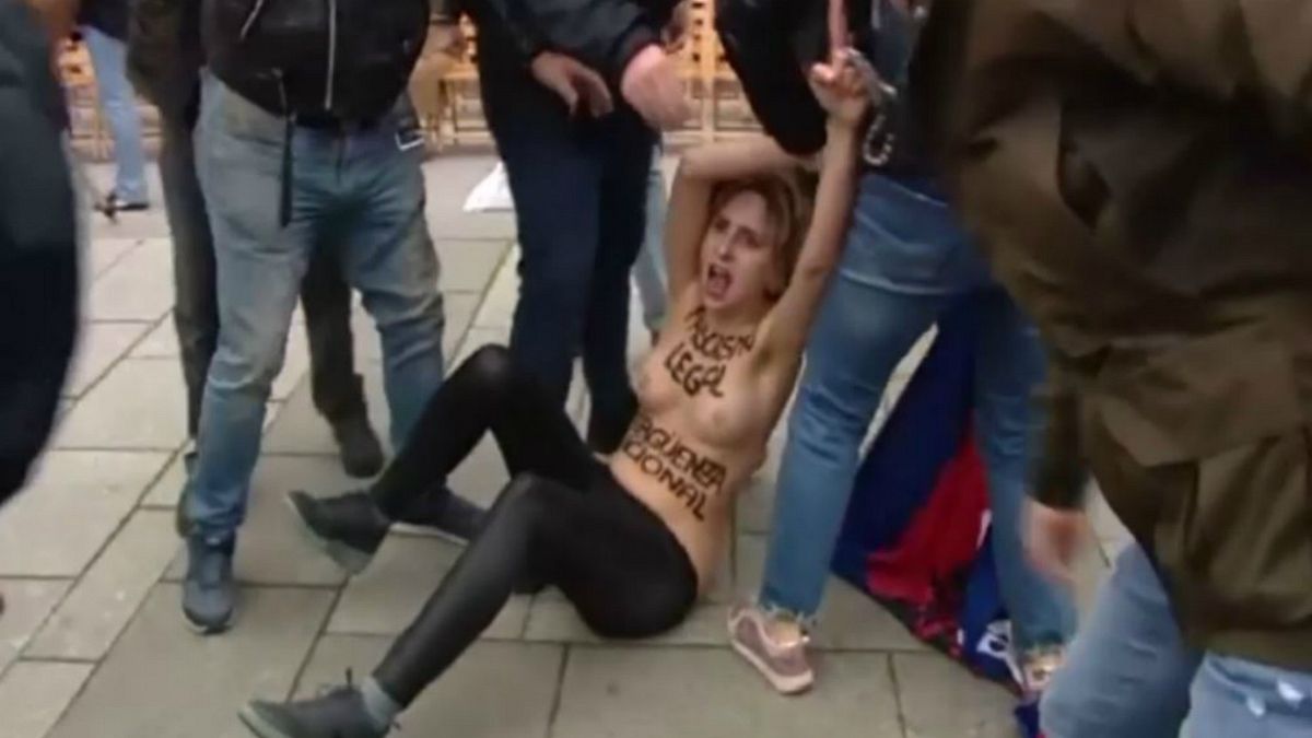 فعالان فمن با طرفداران فرانکو در اسپانیا درگیر شدند