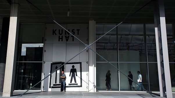 Ağaç altında bulunan Picasso'nun çalıntı tablosu tiyatrocuların şakası çıktı Ağaç altında bulunan Picasso'nun çalıntı tablosu tiyatrocuların şakası çıktı