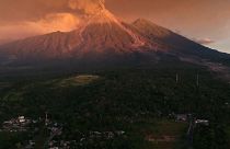 Milhares de habitantes fogem da nova erupção do Fuego