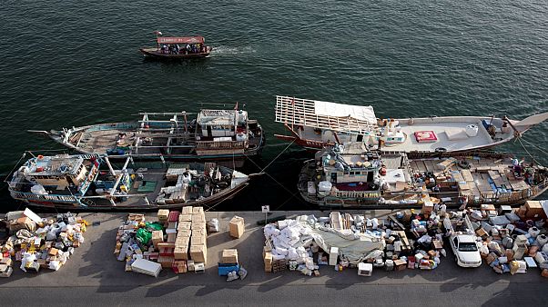 بضائع في دبي بانتظار شحنها على قوارب باتجاه إلى ايران بتاريخ 05-11-18 بضائع في دبي بانتظار شحنها على قوارب باتجاه إلى ايران بتاريخ 05-11-18