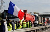 Τα «κίτρινα γιλέκα» συνεχίζουν τις κινητοποιήσεις