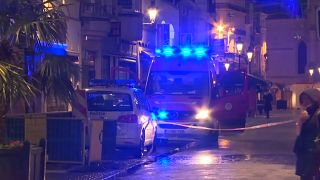 Брюссель: неизвестный с ножом напал на полицейского - МВД