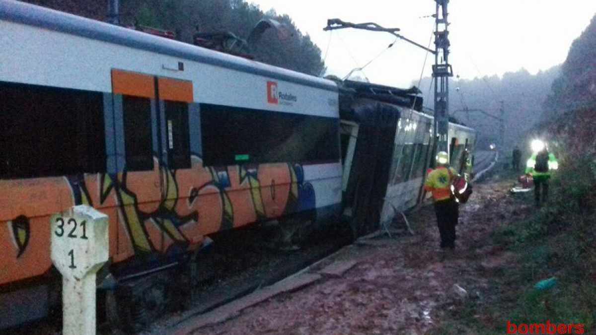 At last one person has died after a train derailed near Bacrelone on Nov 20