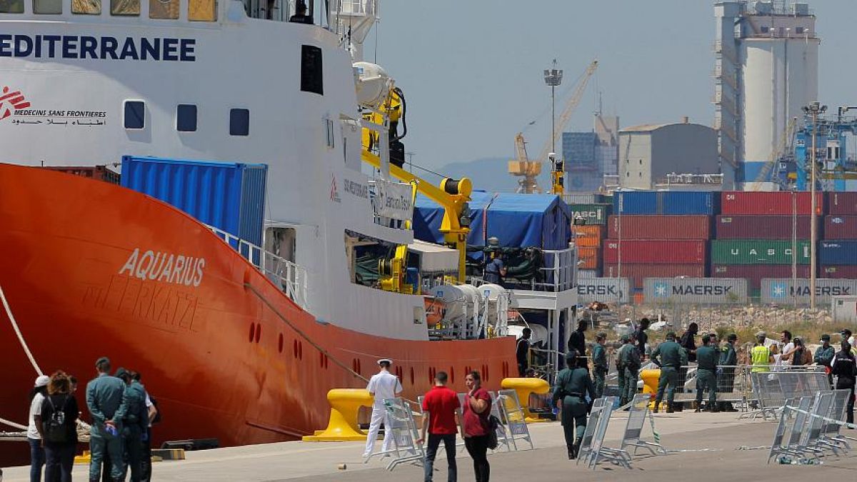 إيطاليا تأمر باحتجاز سفينة المهاجرين أكواريوس "لوجود نفايات سامة على متنها"
