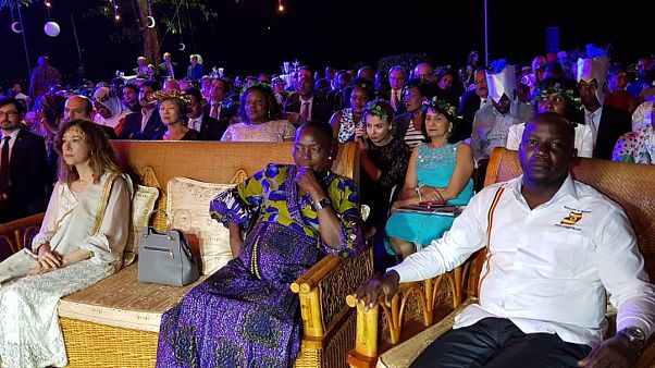 Tartışmalı 'Troya' kıyafetiyle gündeme gelen Uganda büyükelçisinin yerine yeni atama yapıldı Tartışmalı 'Troya' kıyafetiyle gündeme gelen Uganda büyükelçisinin yerine yeni atama yapıldı