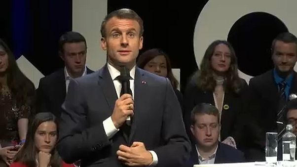 Macron incontra gli studenti belgi Macron incontra gli studenti belgi