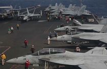 حاملة الطائرات الأميركية "يو أس أس رونالد ريغان" في ميناء هونغ كونغ