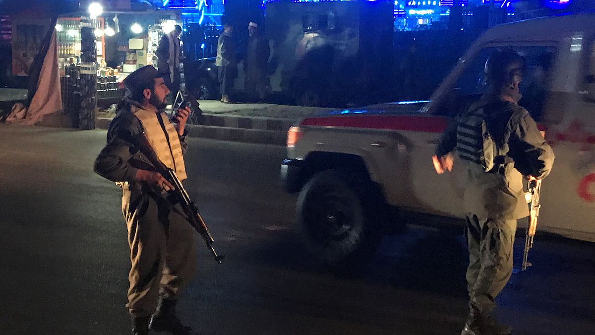 Más de medio centenar de muertos en un atentado suicida en Kabul