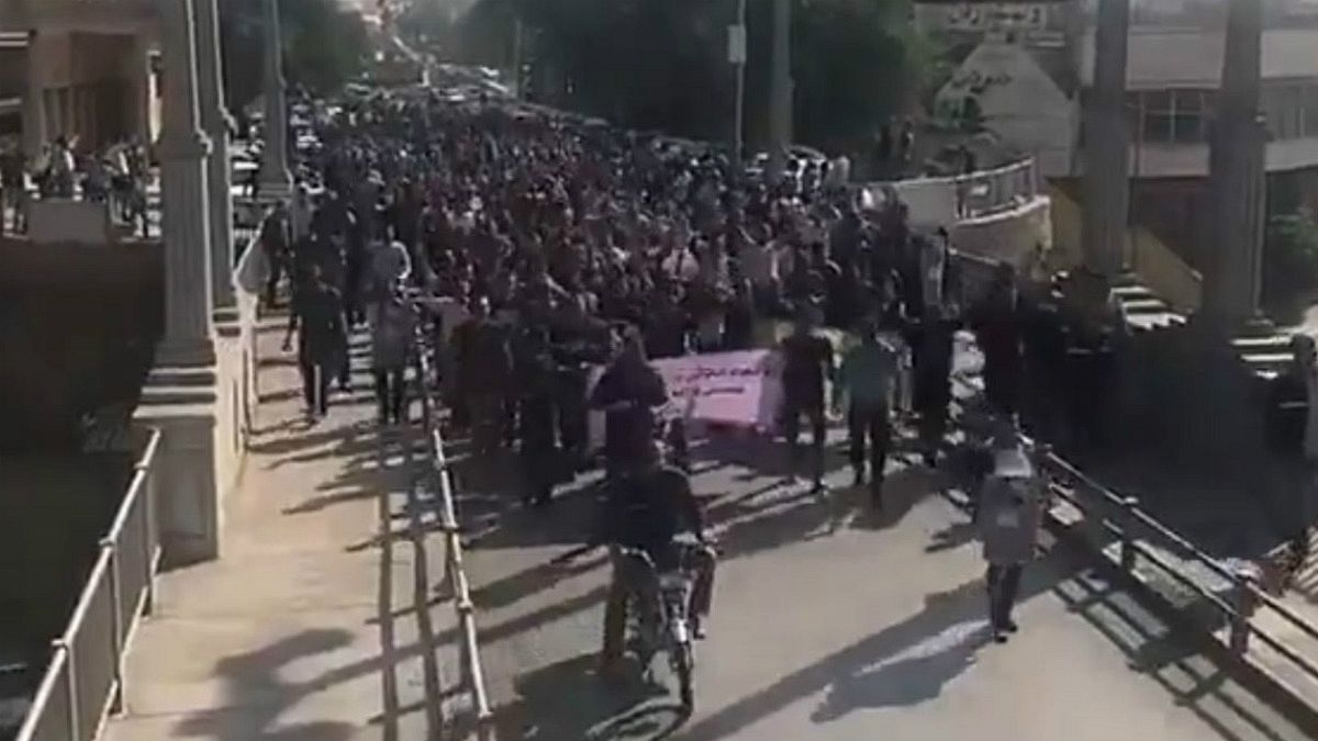 تظاهرات کارگران هفت‌تپه و اعلام همبستگی اصناف و دانشجویان اهواز