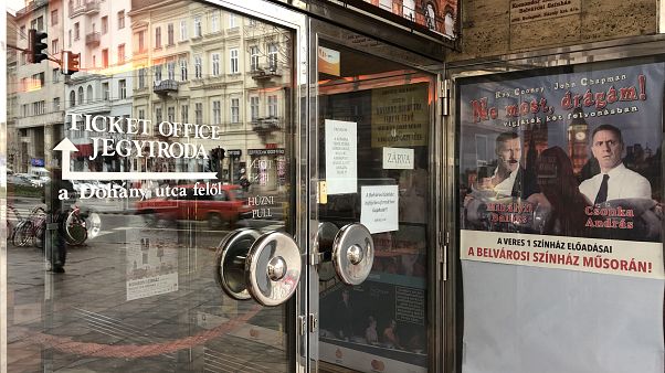Sorra kiáltanak segítségért a független színházak Sorra kiáltanak segítségért a független színházak