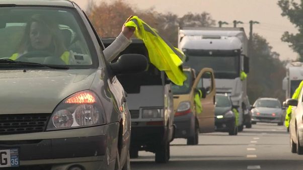 2 Tote, viele Festnahmen: Gewalt bei Protesten in Frankreich 2 Tote, viele Festnahmen: Gewalt bei Protesten in Frankreich