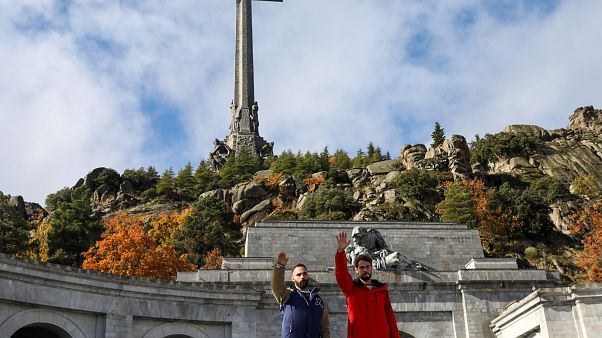Ewiggestrige Fans erinnern am 43. Todestag an Diktator Franco Ewiggestrige Fans erinnern am 43. Todestag an Diktator Franco