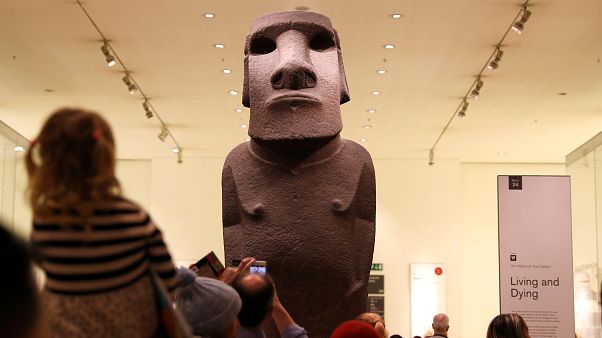 Los Rapa Nui en Londres para reclamar la devolución de su moai Los Rapa Nui en Londres para reclamar la devolución de su moai