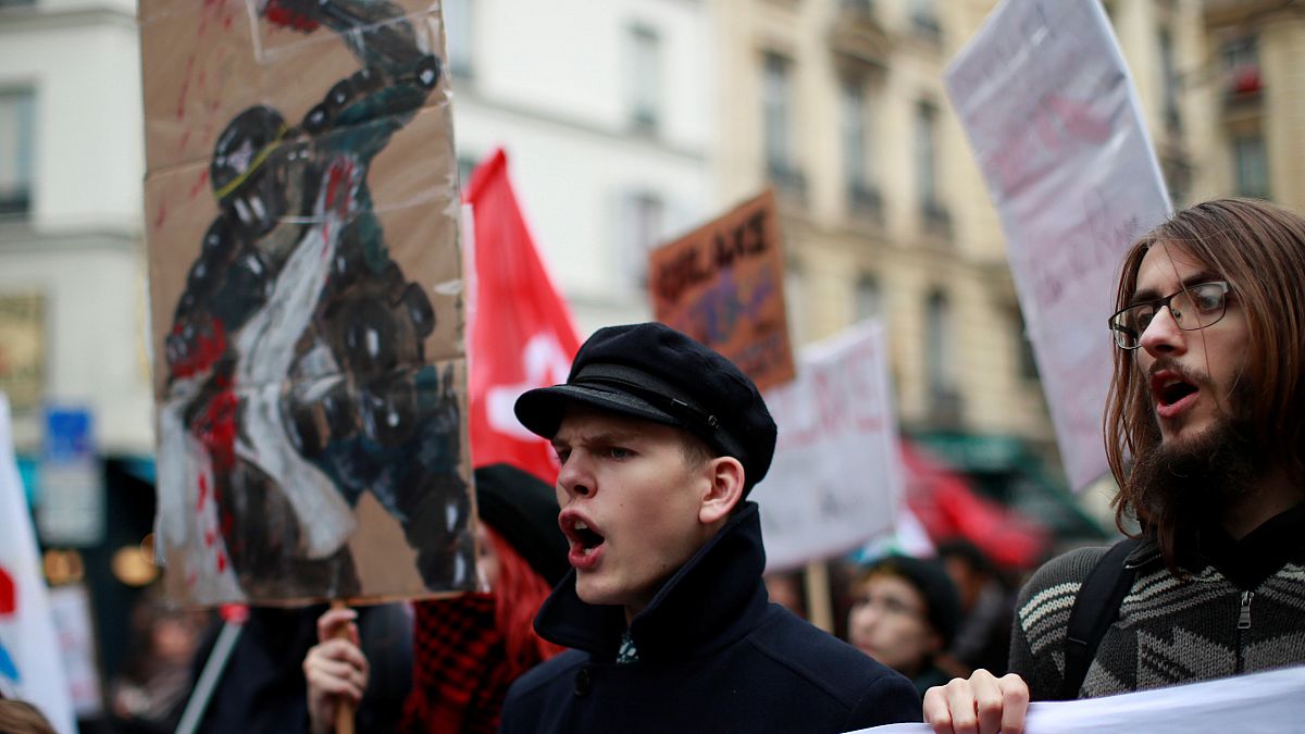 فرانسه؛ فراخوان به اعتصاب کامیونداران در بحبوحه جنبش جلیقه زردها 