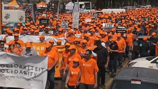 احتجاجات في جنوب إفريقية عى خلفية توزيع الأراضي 