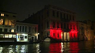 Venezia si tinge di rosso per i cristiani perseguitati