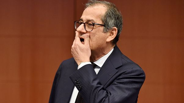 L'Europa boccia la manovra italiana, verso la procedura d'infrazione L'Europa boccia la manovra italiana, verso la procedura d'infrazione