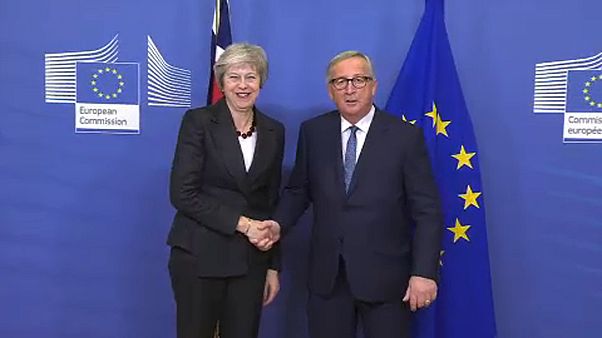 May zu Blitzbesuch in Brüssel eingetroffen May zu Blitzbesuch in Brüssel eingetroffen