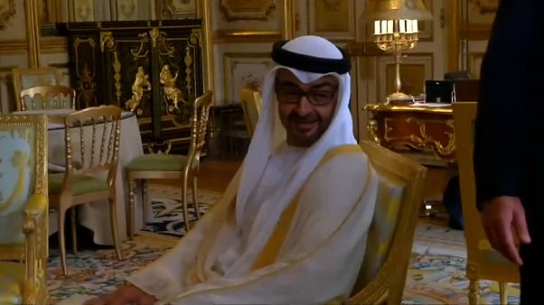 بسبب حرب اليمن.. منظمة حقوقية ترفع دعوى على ولي عهد أبو ظبي محمد بن زايد بسبب حرب اليمن.. منظمة حقوقية ترفع دعوى على ولي عهد أبو ظبي محمد بن زايد