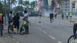 Chalecos amarillos: la violencia paraliza la isla de la Reunión