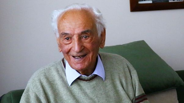 VİDEO | 92 yaşındaki emekli öğretmen Sait hoca: Eğitim sistemimizi beğenmiyorum VİDEO | 92 yaşındaki emekli öğretmen Sait hoca: Eğitim sistemimizi beğenmiyorum