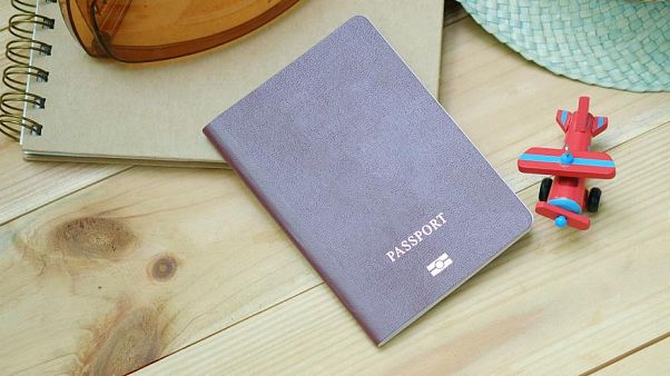 Fransız vekilden göçmenlere entegrasyon önerisi: Fransız ismi alın Fransız vekilden göçmenlere entegrasyon önerisi: Fransız ismi alın