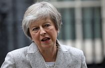Theresa May criticada em Westminster pelo esboço do "Brexit"