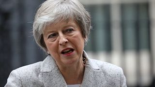 Tensión en el Parlamento británico tras el pacto de Theresa May con Bruselas