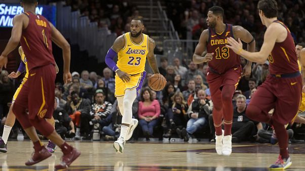 Lebron'un Cleveland'a dönüşü muhteşem oldu Lebron'un Cleveland'a dönüşü muhteşem oldu