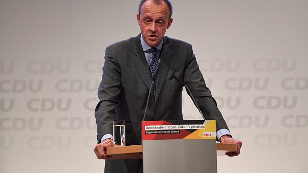 Applaus nur von der AfD: Rudert Merz beim Recht auf Asyl zurück? Applaus nur von der AfD: Rudert Merz beim Recht auf Asyl zurück?