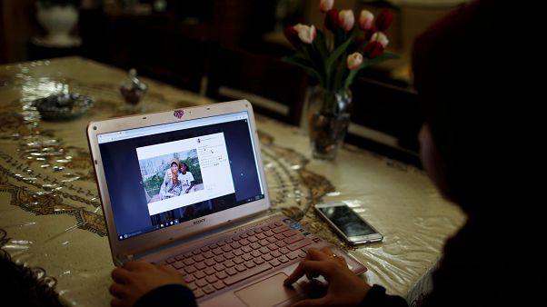 فتيات من غزة وإسرائيل يروين على "أنستغرام" حياتهن على جانبي الحدود فتيات من غزة وإسرائيل يروين على "أنستغرام" حياتهن على جانبي الحدود