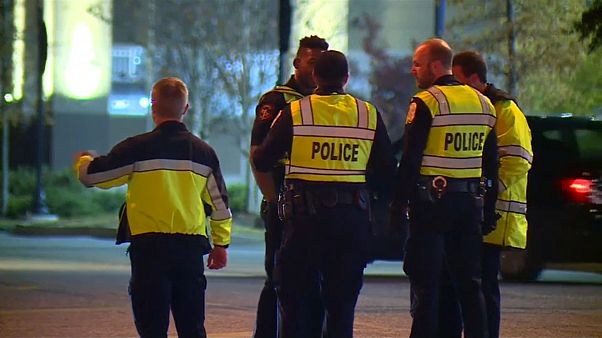Un tiroteo en un centro comercial marca el inicio del Black Friday en EEUU Un tiroteo en un centro comercial marca el inicio del Black Friday en EEUU