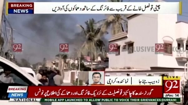 Doppio attentato in Pakistan: bomba in un mercato, almeno 30 morti Doppio attentato in Pakistan: bomba in un mercato, almeno 30 morti