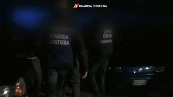 Taranto: arresti per vendita pesce contraffatto Taranto: arresti per vendita pesce contraffatto