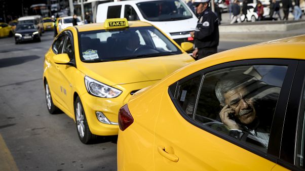 Video | Bitmek bilmeyen gerilim: Sarı taksi mi Uber mi? Video | Bitmek bilmeyen gerilim: Sarı taksi mi Uber mi?