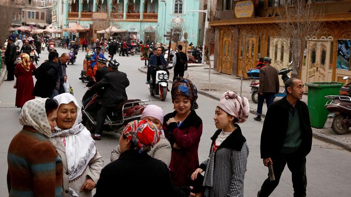 'Uygur Türklerinin evine din istihbaratı için bir milyondan fazla Çinli casus yerleştirildi'