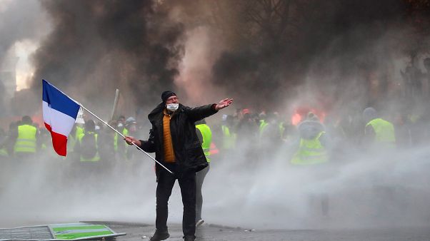 I "Gilet Gialli" assediano Parigi: cosa ne penseranno i francesi? I "Gilet Gialli" assediano Parigi: cosa ne penseranno i francesi?