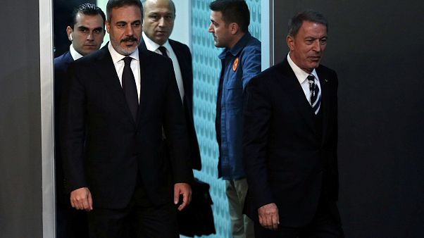 Bakan Akar'dan ABD'ye gözlem noktası tepkisi: Teröristleri koruyorsunuz algısı oluşur Bakan Akar'dan ABD'ye gözlem noktası tepkisi: Teröristleri koruyorsunuz algısı oluşur