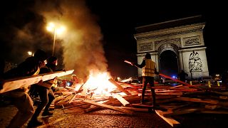 Proteste in Paris: Krawalle bis in die Nacht