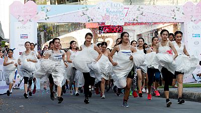 A "Corrida das Noivas" voltou a animar as ruas de Banguecoque