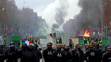Szélsőjobbosok csaptak össze rendőrökkel Párizsban 