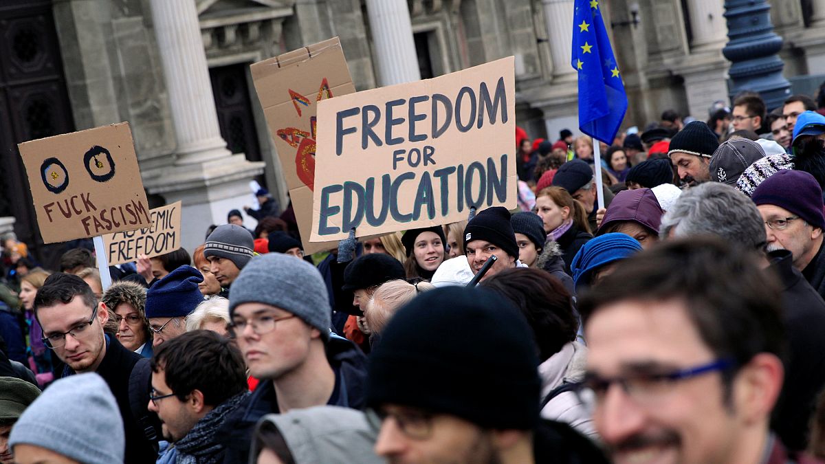 Πορεία φοιτητών κατά του Όρμπαν και υπέρ της παιδείας