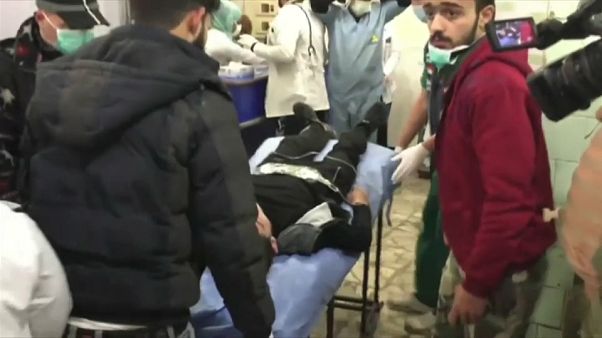 روسيا تعلن قصف حلب بقذائف غاز الكلور وسوريا تطالب بالتدخل الفوري لمجلس الأمن روسيا تعلن قصف حلب بقذائف غاز الكلور وسوريا تطالب بالتدخل الفوري لمجلس الأمن