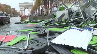 «Κίτρινα γιλέκα»: Εικόνα καταστροφής στο Παρίσι