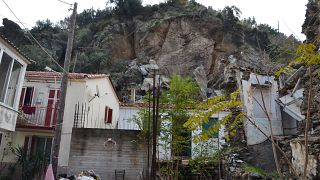 Λέσβος: Εκκενώθηκαν σπίτια στο Πλωμάρι λόγω κατολισθήσεων