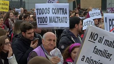 Kadına Yönelik Şiddet Madrid'de protesto edildi