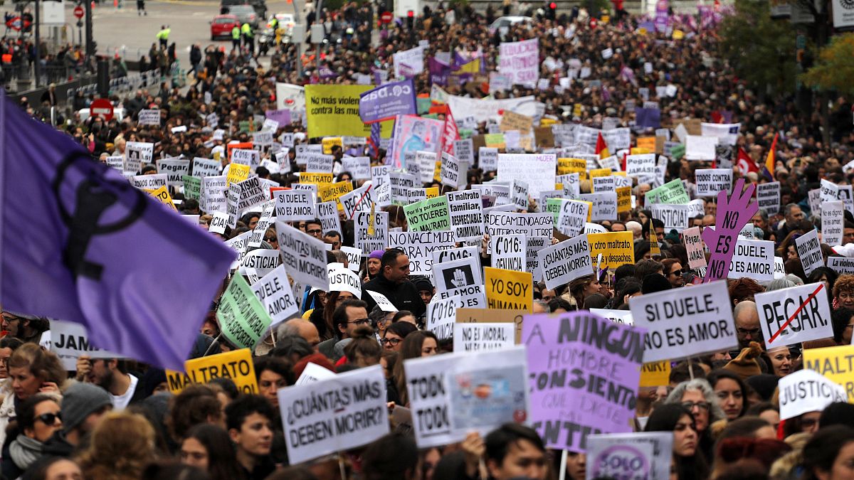 Una marea violeta inunda España contra la violencia machista