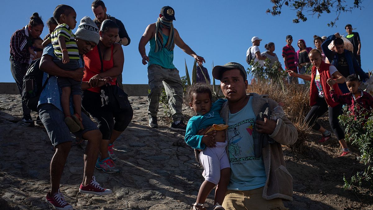 Tijuana : des migrants repoussés à la frontière américaine 