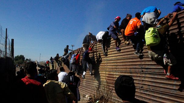 Asalto desesperado al muro con Estados Unidos Asalto desesperado al muro con Estados Unidos
